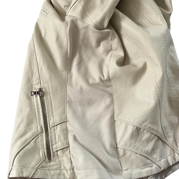 Guess Cream Faux Leather Jacket Moto Feminine Size XL Lightweight Neutral Y2K - Picture 8 of 16
